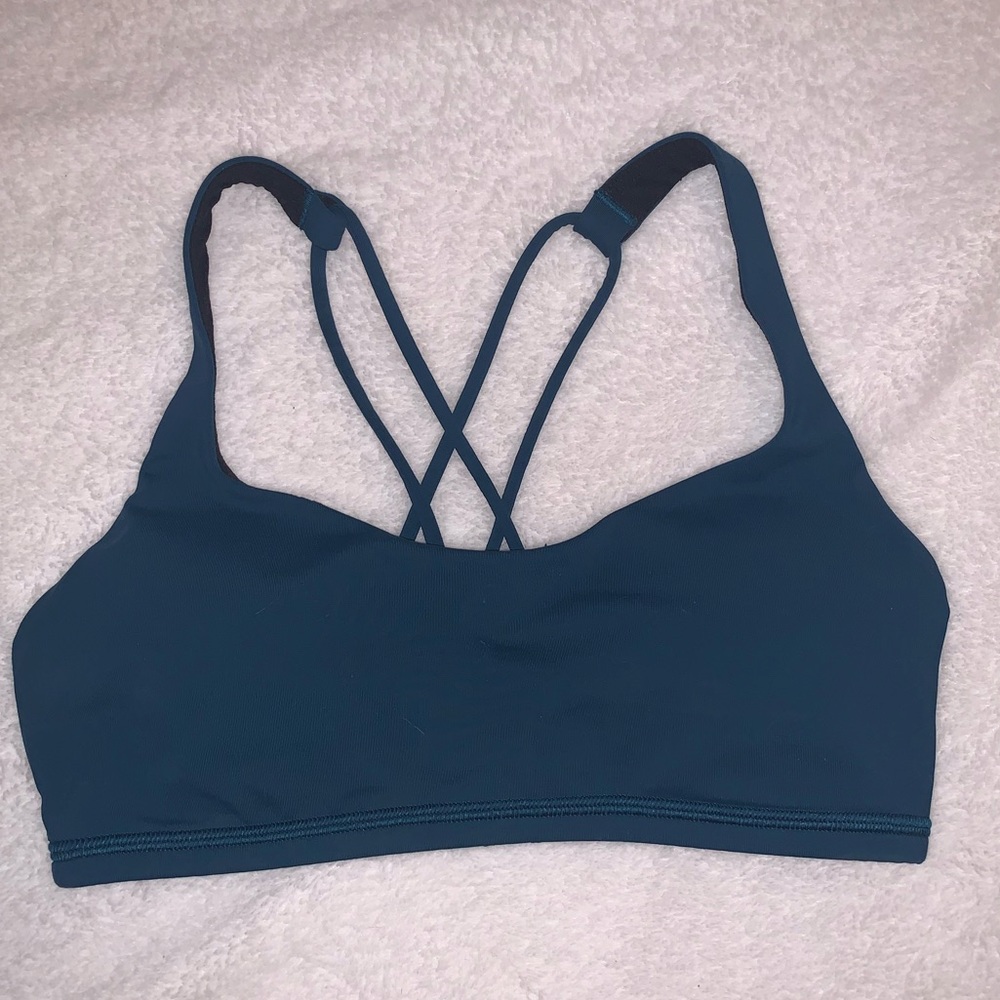 Cross-back LuLu Lemon sports bra